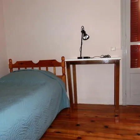 Yellow House Apartment *